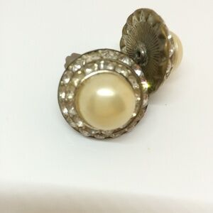 Vintage Pearl and Rhinestone Earrings. Such an elegant statement!